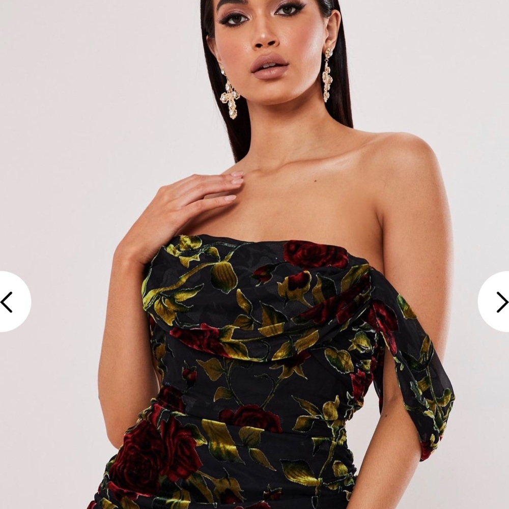 NWT Off thé shoulder Maxi Dress
